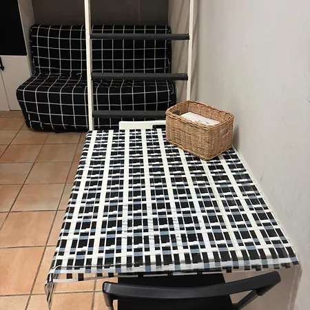 Robi Naples